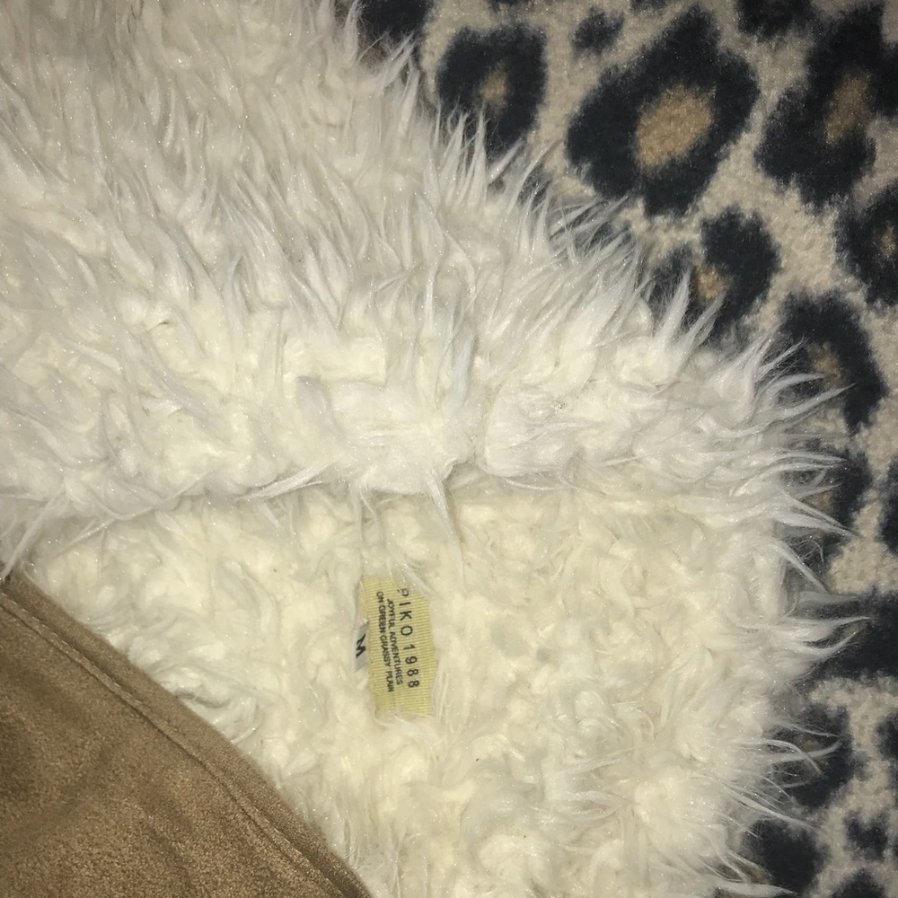 Fuzzy jacket - Picture 4 of 4